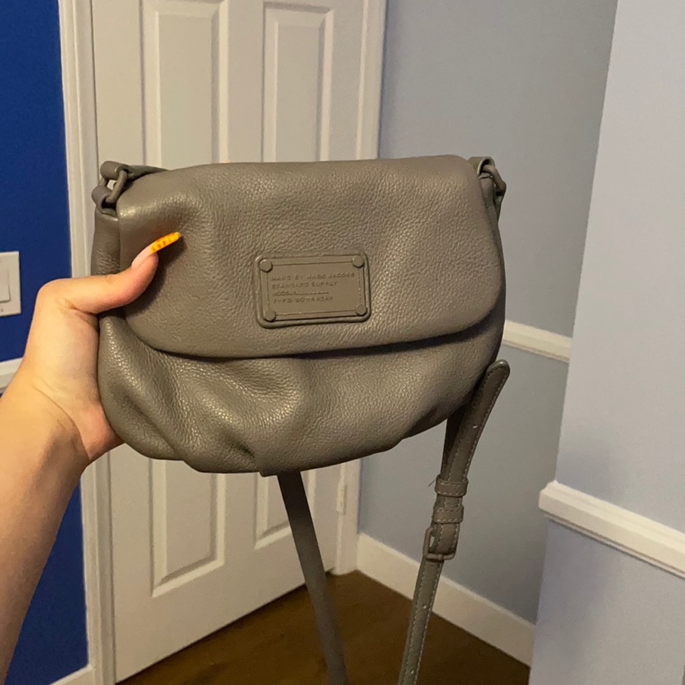 marc jacobs grey bag